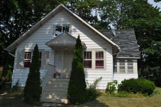 805 Bellevue Ave, Elgin, IL 60120
