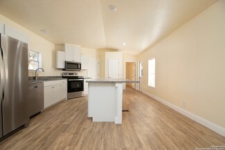 155 Cedarhill Dr, Bandera, TX 78003