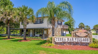 160 Red Bass Ln, Edgewater, FL 32141