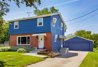 6404 Washington Ave, Windsor Heights, IA 50324