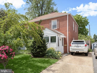 208 S Veitch St, Arlington, VA 22204