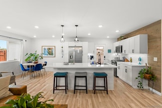 411 Palmbark St, Vista, CA 92083