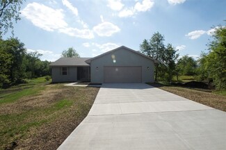 2412 College Dr, Janesville, WI 53546