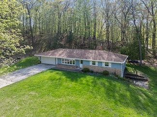 348 Swiss Hill Dr, Green Bay, WI 54302