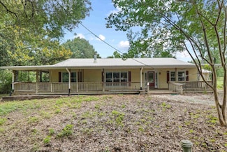 5688 Highway 90, Marianna, FL 32446