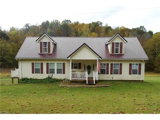 652 Pennike Rd, Ravenswood, WV 26164