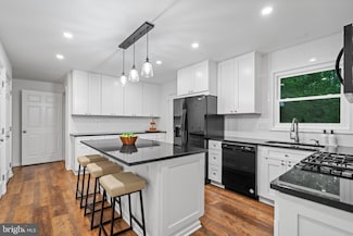 6703 Portree Ct, Springfield, VA 22152