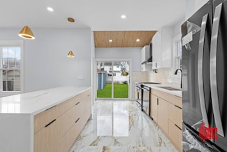 34-26 209th St, Flushing, NY 11361