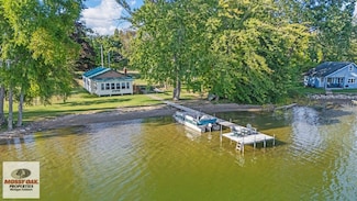 28195 Blackberry Ln, Sturgis, MI 49091