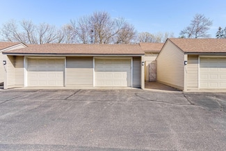 12186 Drake St NW, Coon Rapids, MN 55448