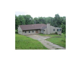 1505 Hubbard Thomas Rd, Hubbard, OH 44425