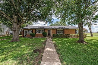 1022 S Harrison St, Mc Gregor, TX 76657