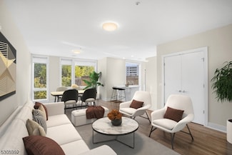 42 Spring St Unit 203, Morristown, NJ 07960