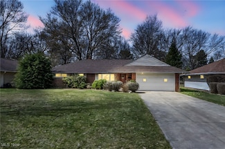 502 Jeannette Dr, Cleveland, OH 44143