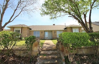 6014 Lakeshore Dr, Rowlett, TX 75089