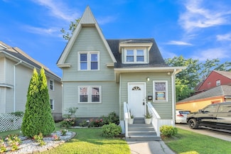 32 Clifford St, Springfield, MA 01109