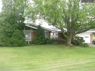 1400 Boyd St, Uhrichsville, OH 44683