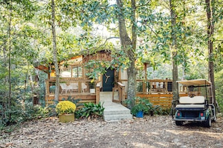 1103 Le Voyageur Dr, Ocean Springs, MS 39564