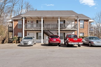 1851 Waters Edge Dr, Clarksville, TN 37043