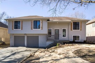 14508 Saint Andrews Dr, Grandview, MO 64030