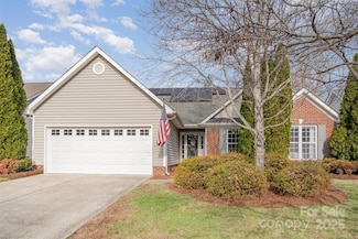 7520 Shadowstone Dr, Charlotte, NC 28270