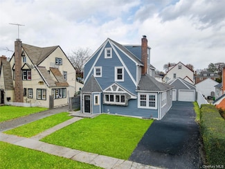 28 Cornwall Ln, Hempstead, NY 11550