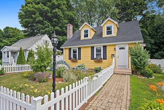 13 Curtis Rd, Woburn, MA 01801