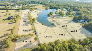 12 Hilltop Loop, Northport, AL 35475