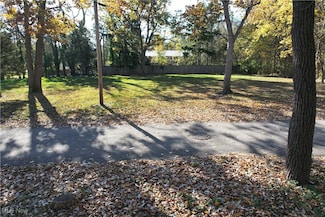 3662 Rock Cliff Rd, Catawba Island Township, OH 43452