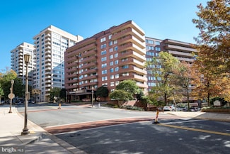 4550 N Park Ave Unit 311, Chevy Chase, MD 20815