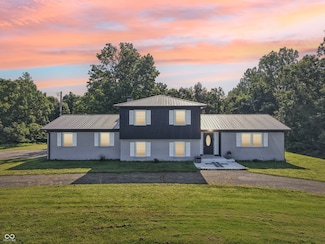 335 N Corporation Line Rd, Veedersburg, IN 47987