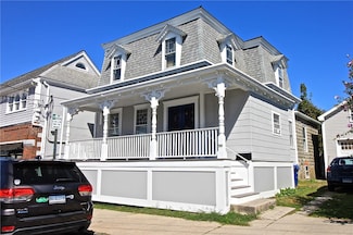 700 Thames St, Newport, RI 02840