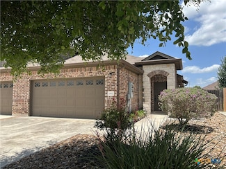 692 Creekside Cir, New Braunfels, TX 78130