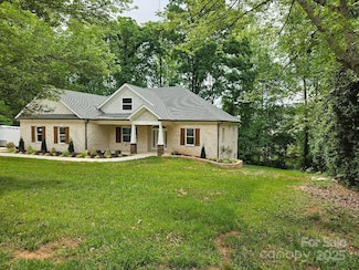 2442 Falcon Ln, Statesville, NC 28625