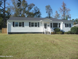 801 Barn St, Jacksonville, NC 28540