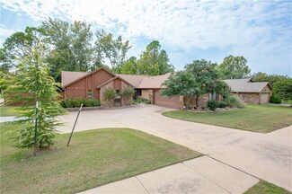 2002 Trailview Ct, Norman, OK 73072