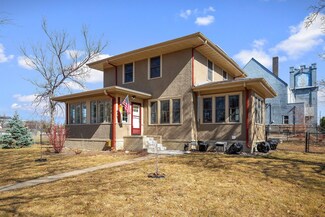 1004 Queen Ave N, Minneapolis, MN 55411