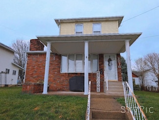 2010 2nd St, Moundsville, WV 26041
