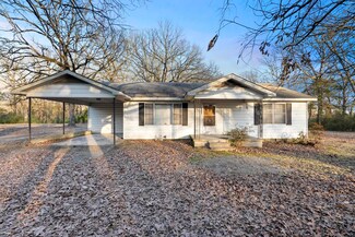 1512 Stanphil Rd, Jacksonville, AR 72076