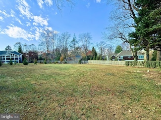 6570 Fallwind Ln, Bethesda, MD 20817