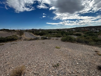 19754 E Saddleback Ln, Cordes Lakes, AZ 86333