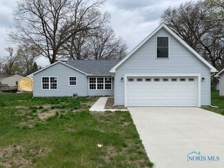 7030 Washington Dr, Holland, OH 43528