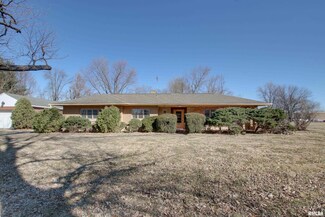 2425 Kentucky Rd, Quincy, IL 62301