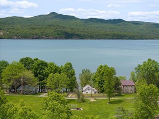 256 Lakeside Ln, Addison, VT 05491