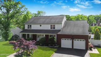 125 Johanna Ln, Staten Island, NY 10309