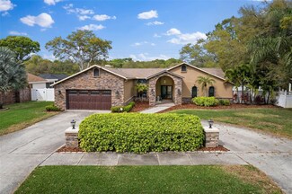 12289 Oaks Ln, Seminole, FL 33772