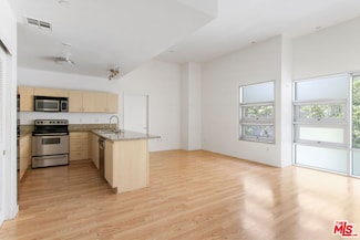 630 W 6th St Unit 510, Los Angeles, CA 90017