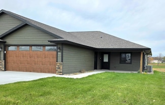 121 N Fairway St, Howard, SD 57349