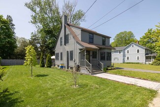 84 Thaxter Rd, Portsmouth, NH 03801