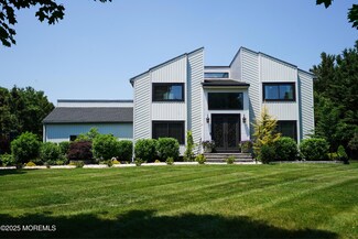 9 Desai Ct, Freehold, NJ 07728